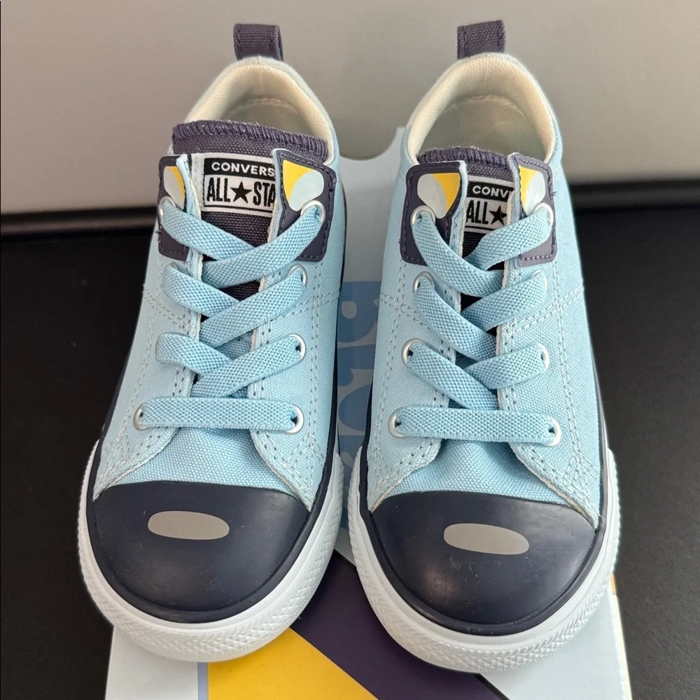Converse Bluey Light Blue and Navy Low Top Sneakers Toddler Size 9 New NIB